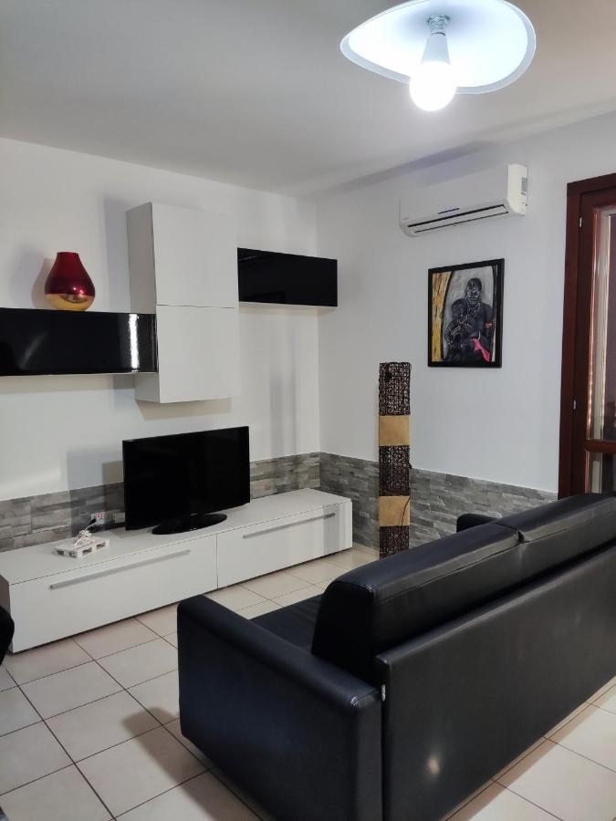 Vico Stazione Apartment Uta Екстериор снимка