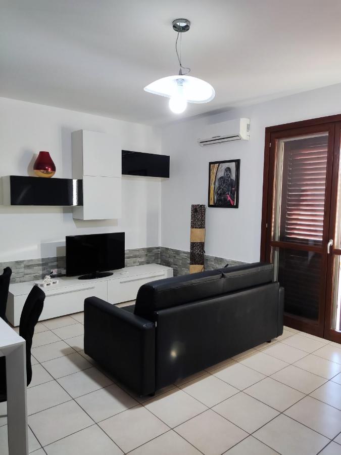 Vico Stazione Apartment Uta Екстериор снимка