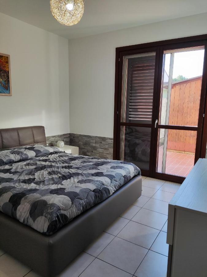 Vico Stazione Apartment Uta Екстериор снимка