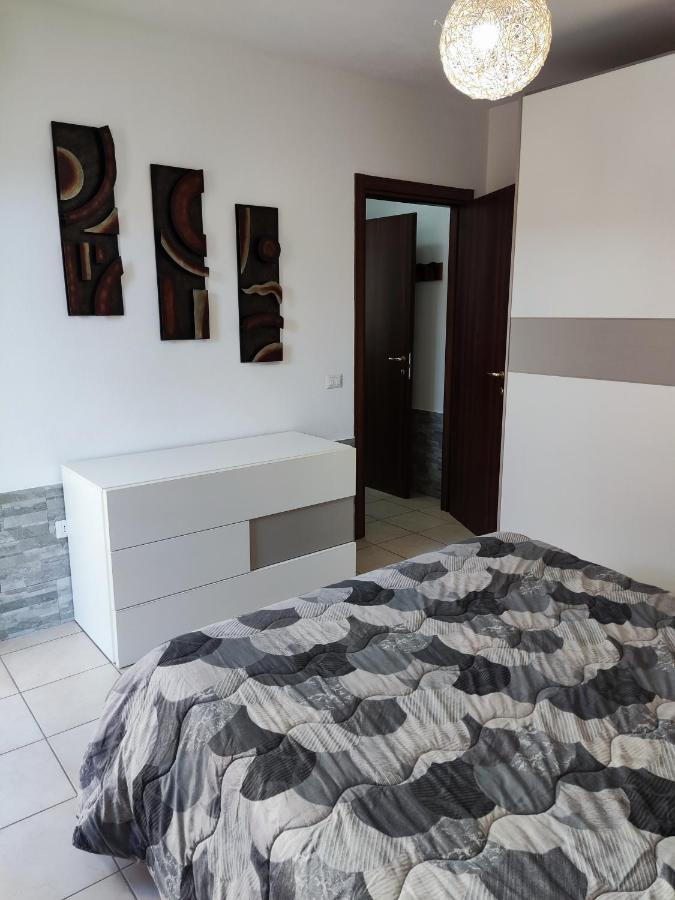 Vico Stazione Apartment Uta Екстериор снимка
